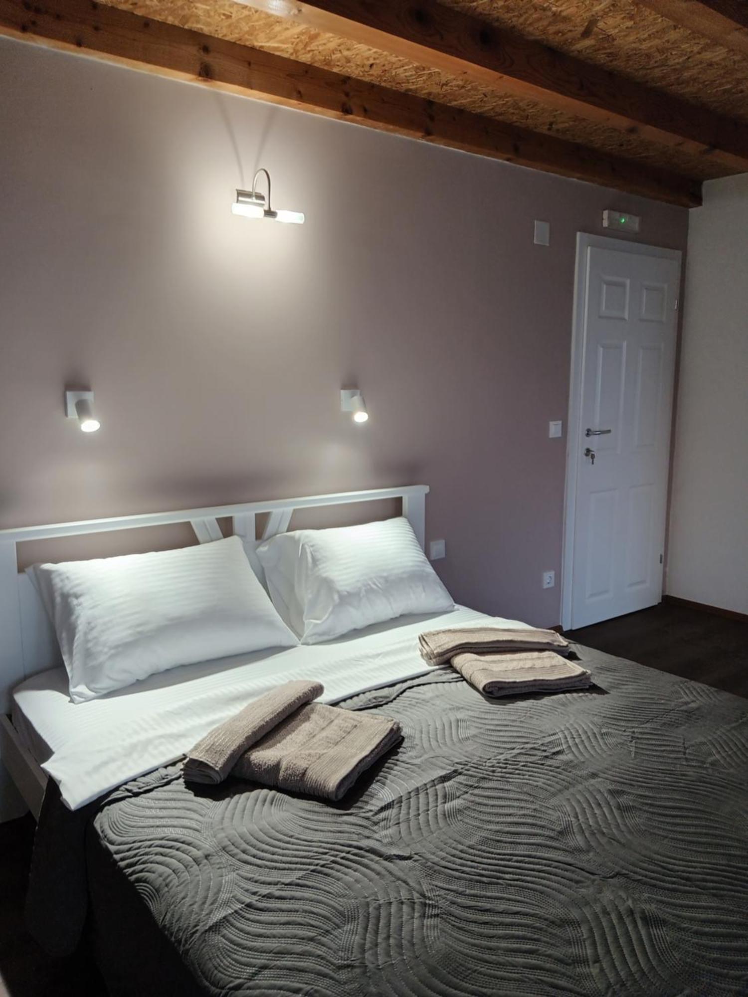 Elshani Risto'S Guest House מראה חיצוני תמונה