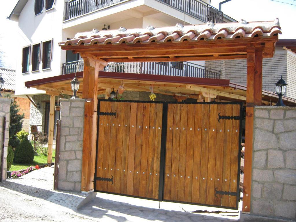 Elshani Risto'S Guest House מראה חיצוני תמונה