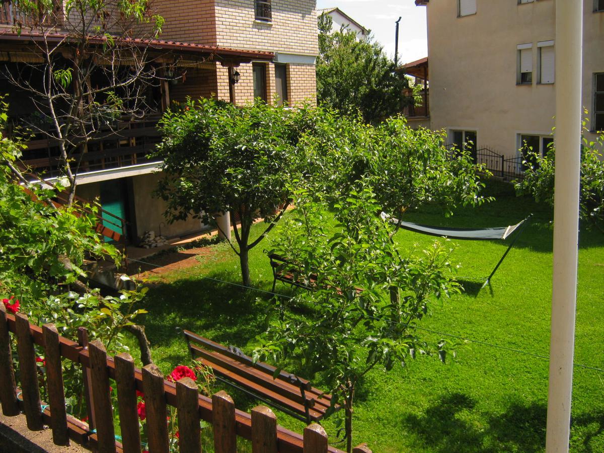 Elshani Risto'S Guest House מראה חיצוני תמונה